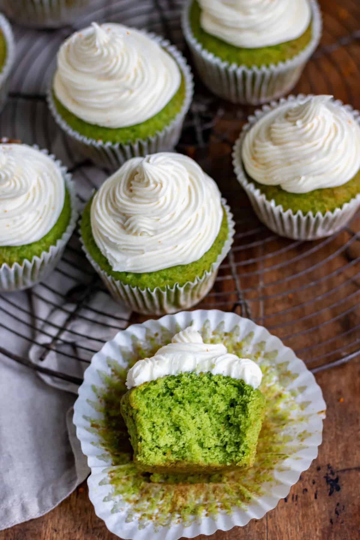 Local Flavours: Coffee Bun + Ondeh Ondeh Cupcakes for Parent & 1 Child (5-12 years old)  (#SKYSGN0007) (Copy) - Image 4